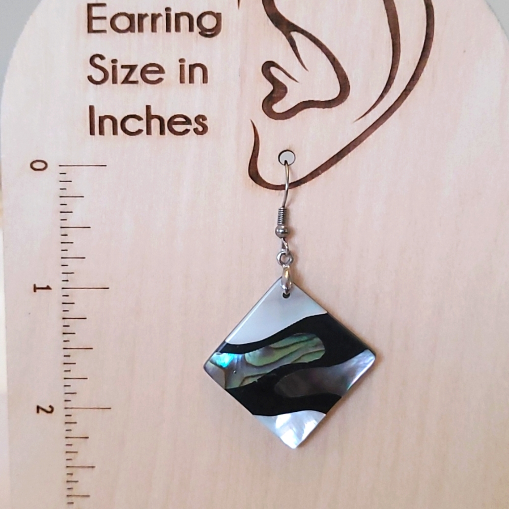 Earring - Picture 1 of 1